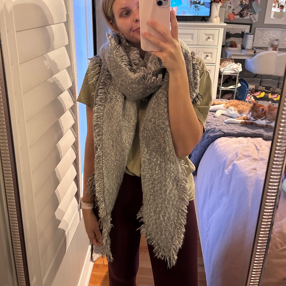 Denver Hayes Scarf